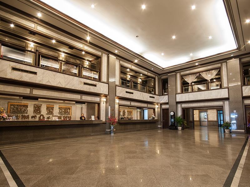 Diamond Plaza Hotel Хатъяй Экстерьер фото